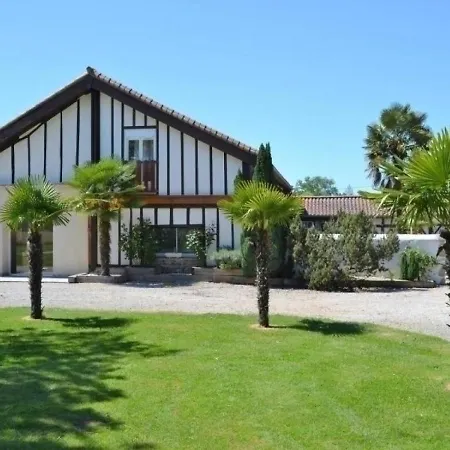 Casa de Férias Barcelonne-du-gers, 4 Pieces, 6 Personnes - Fr-1-483-286 Barcelonne-du-Gers